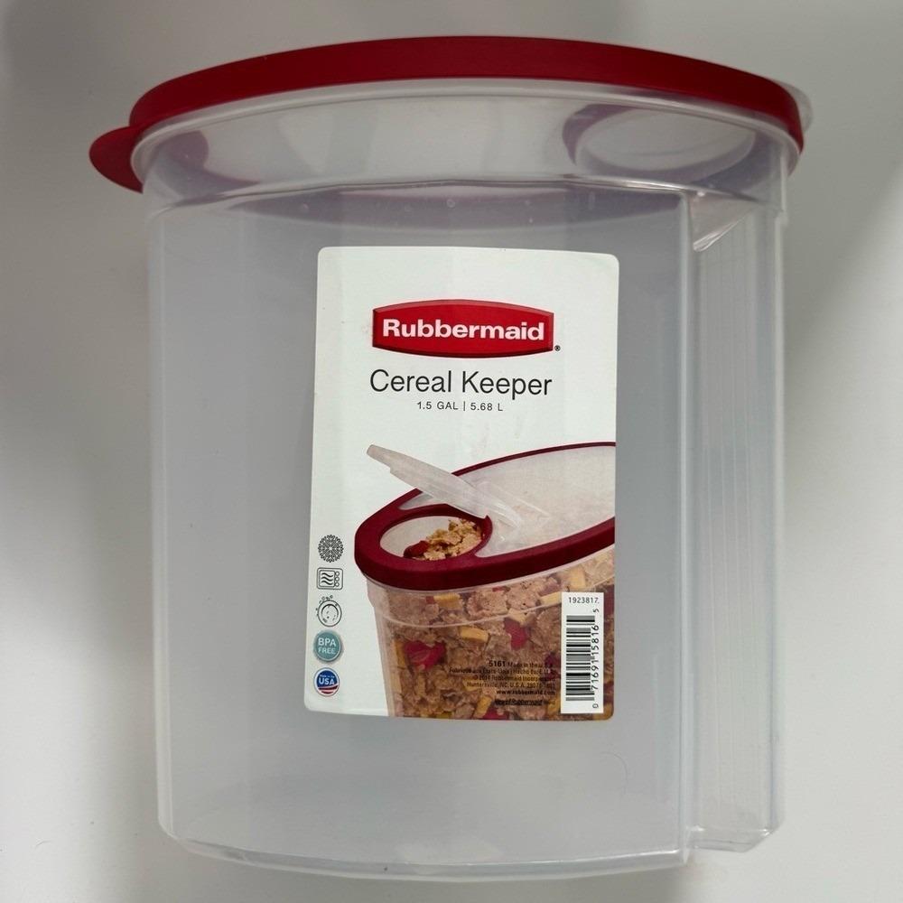 Rubbermaid Cereal Keeper Servin' Saver Food Storage Snap Top 1.5 Gallon New
